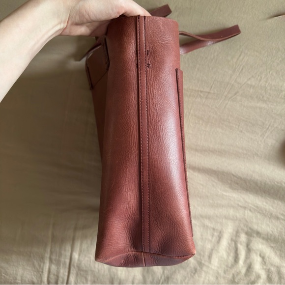 Madewell Medium Transport Crossbody Tote in Burgundy - Picture 5 of 8